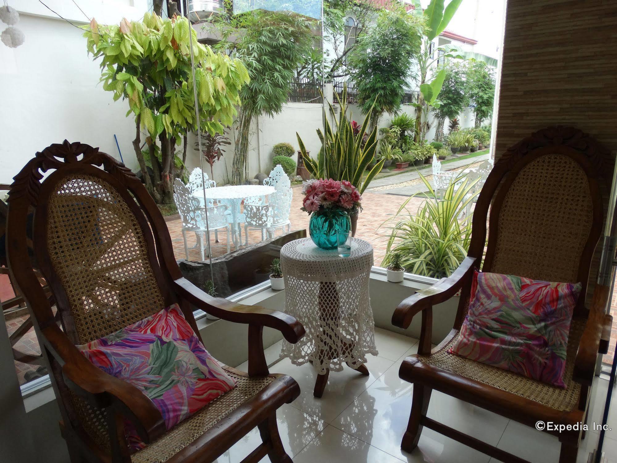 Harbour Gardens Tourist Inn Тагбиларан Сити Екстериор снимка